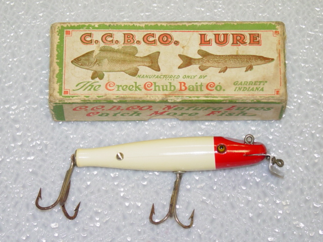 http://www.vintagelures.com/cc4%20702a%20White%20and%20Red.jpg